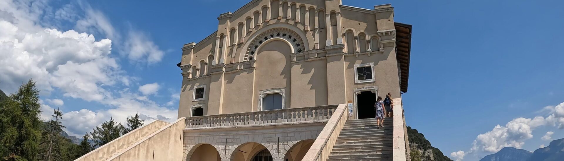 Santuario di Montecastello